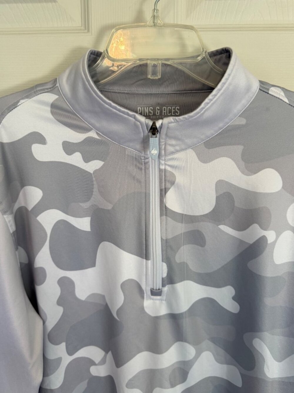 Pins & Aces White & Grey Military Camo Quarter Zip Pullover Jacket Men's Medium - Picture 2 of 5